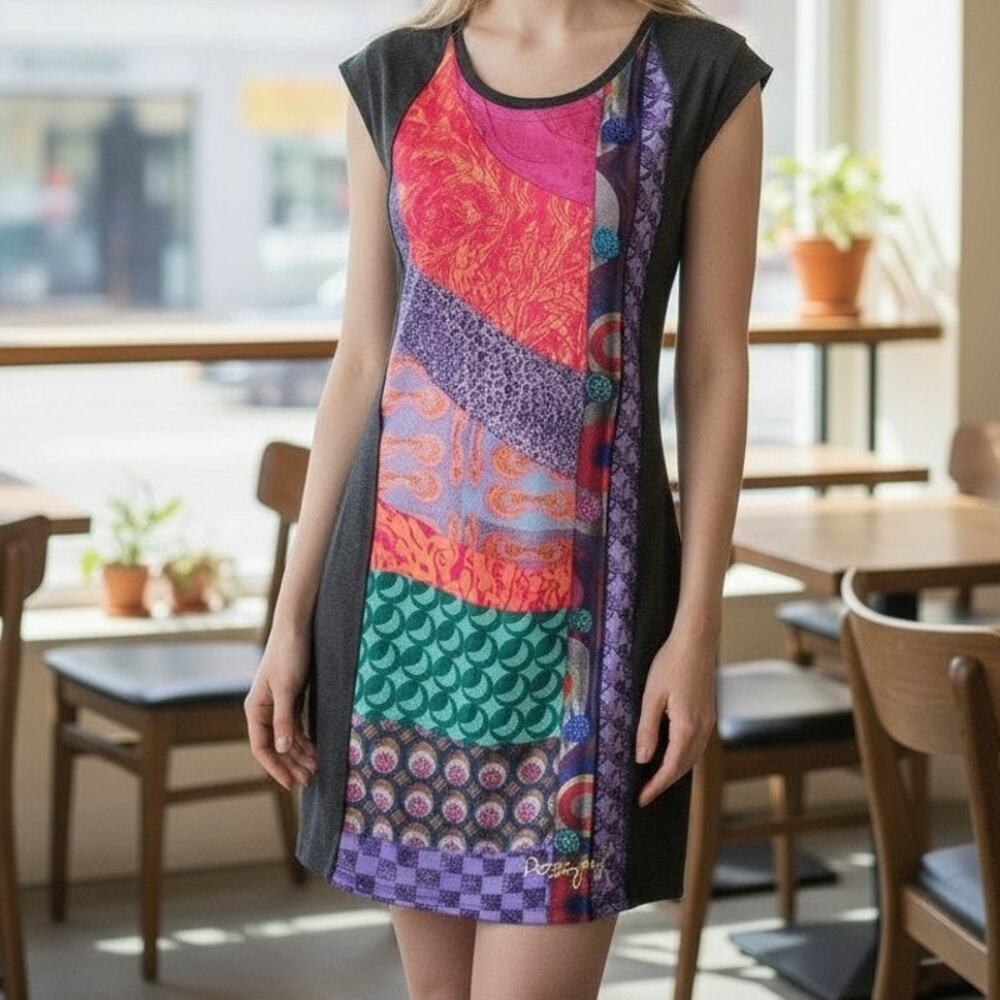 Designual Black Multi Color Abstract‎ Designer Dress Sz XS Zip Back Scoop Neck